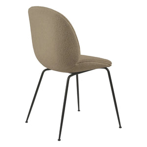 Gubi - Beetle Chair, Light Bouclé Upholstery, Black Base - GamFratesi | Taupe brown