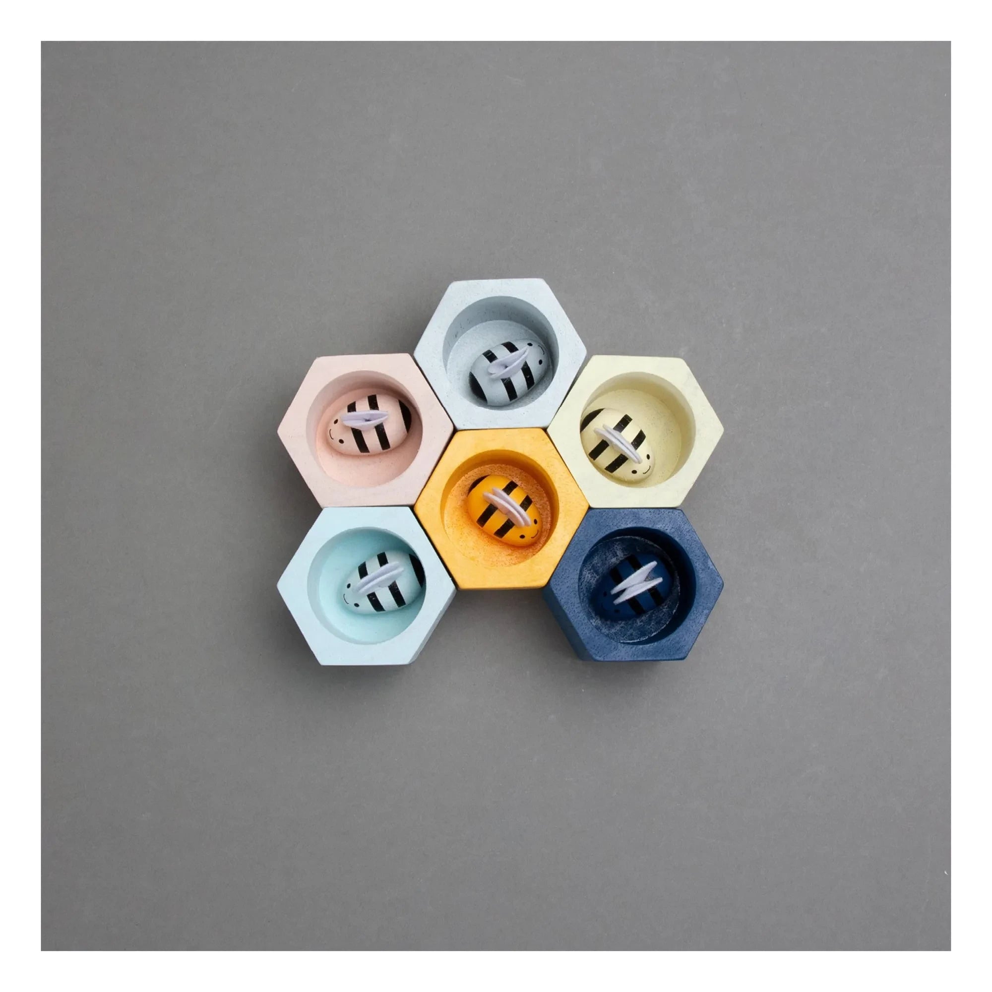 Plan Toys - Honeycomb Peg Set