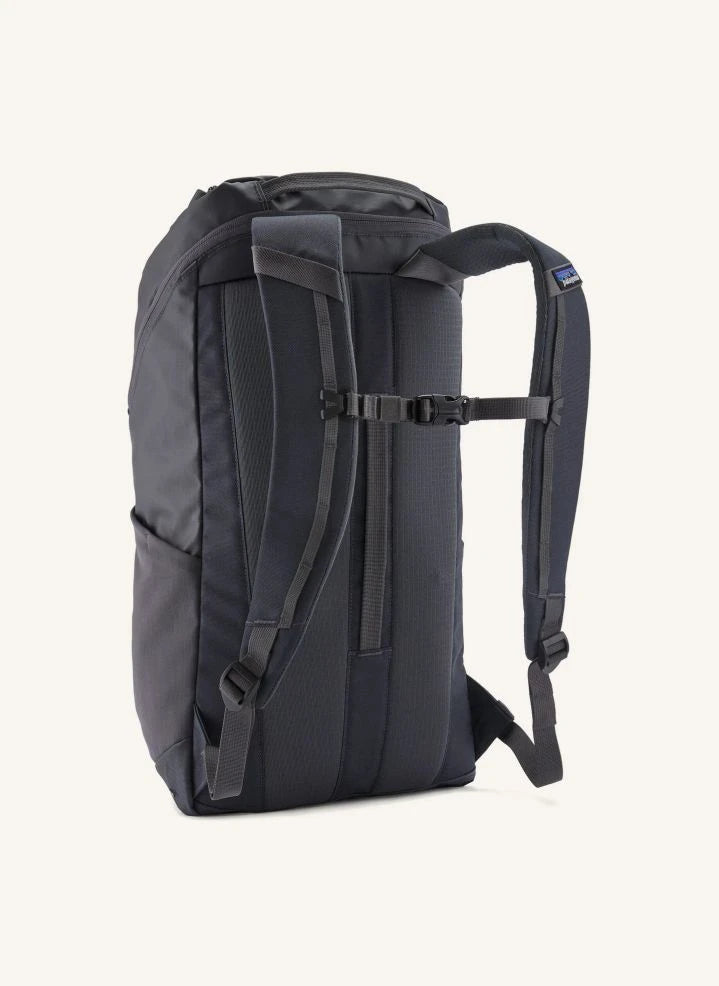 Patagonia - Black Hole 25L Bag | Dark Gray