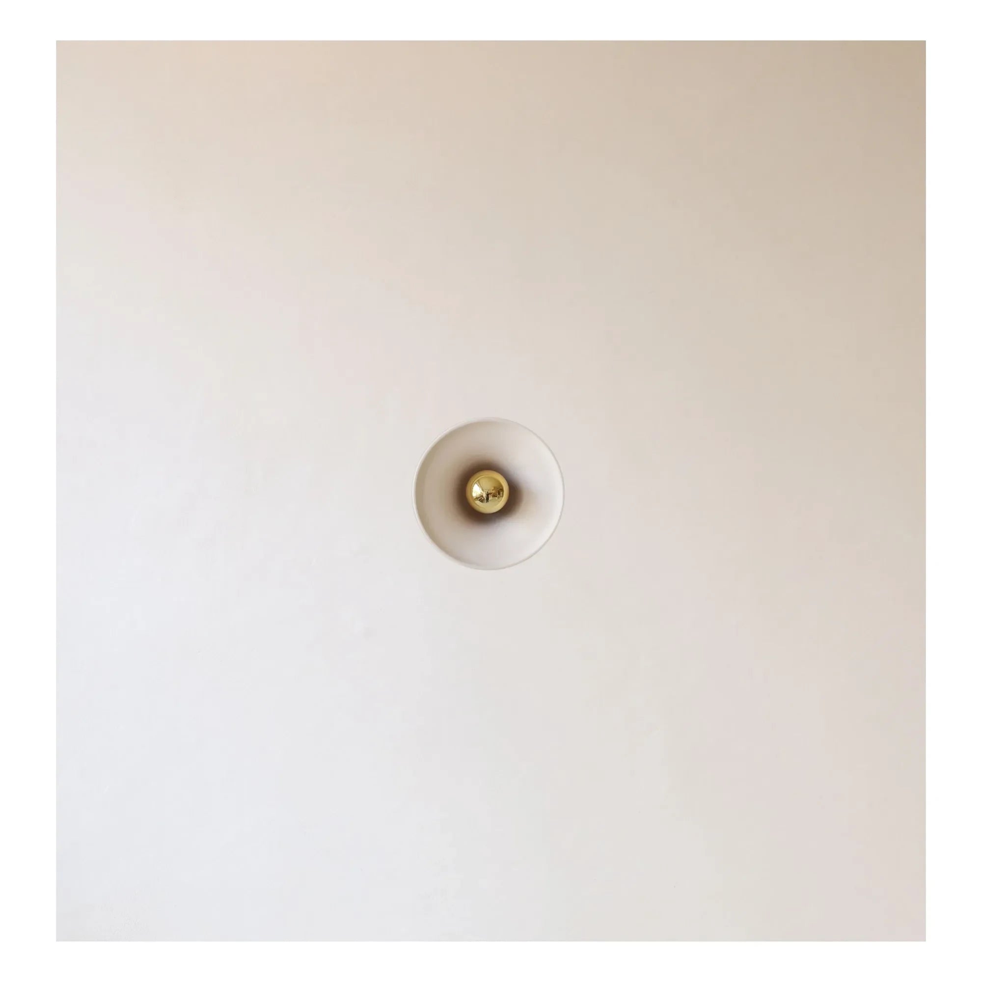 Masamé - Gigaro raw ceramic wall lamp | Warm White