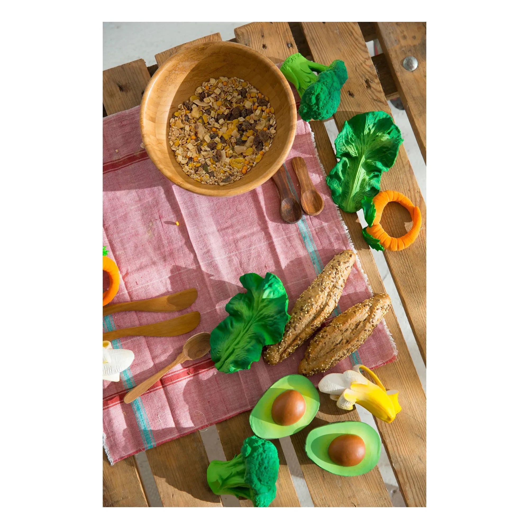 Oli & Carol - Kendall Teething Ring with Cabbage