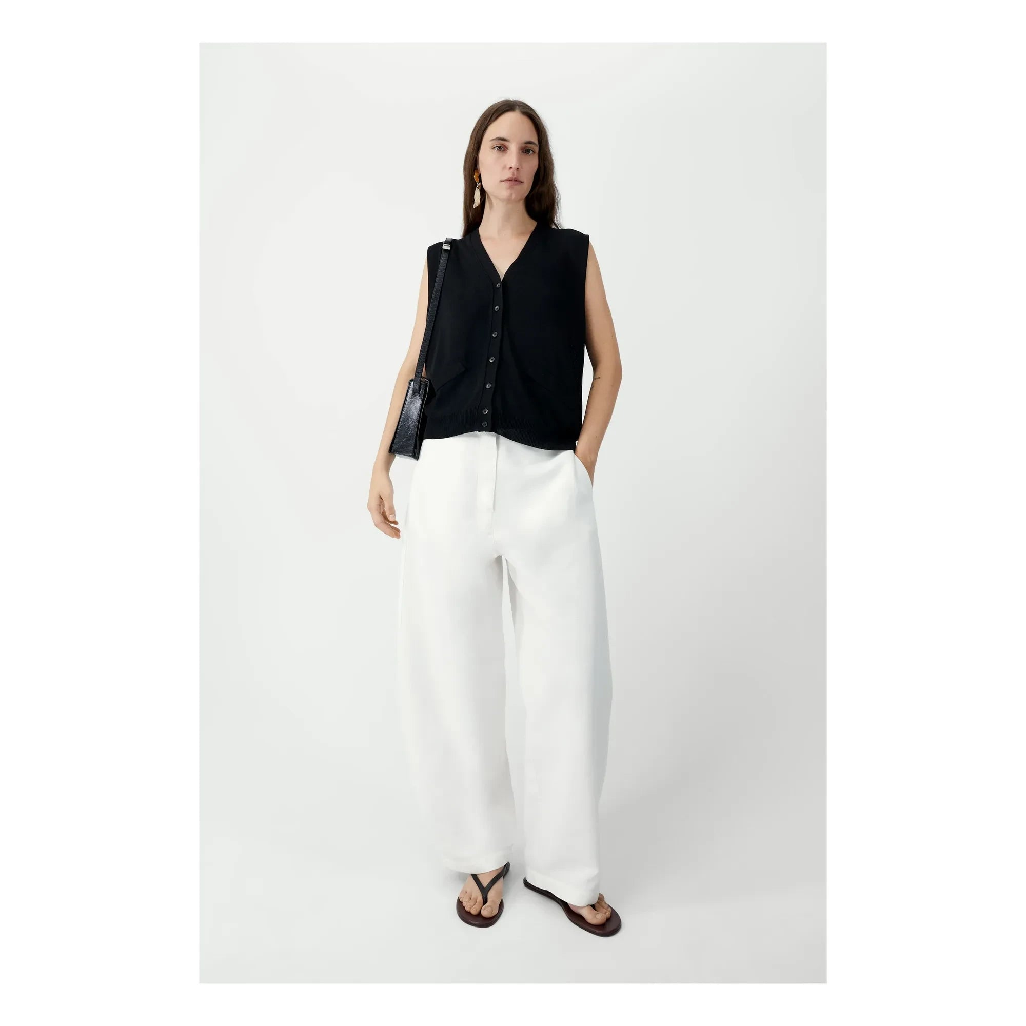 Cordera - Sleeveless Cardigan | Black