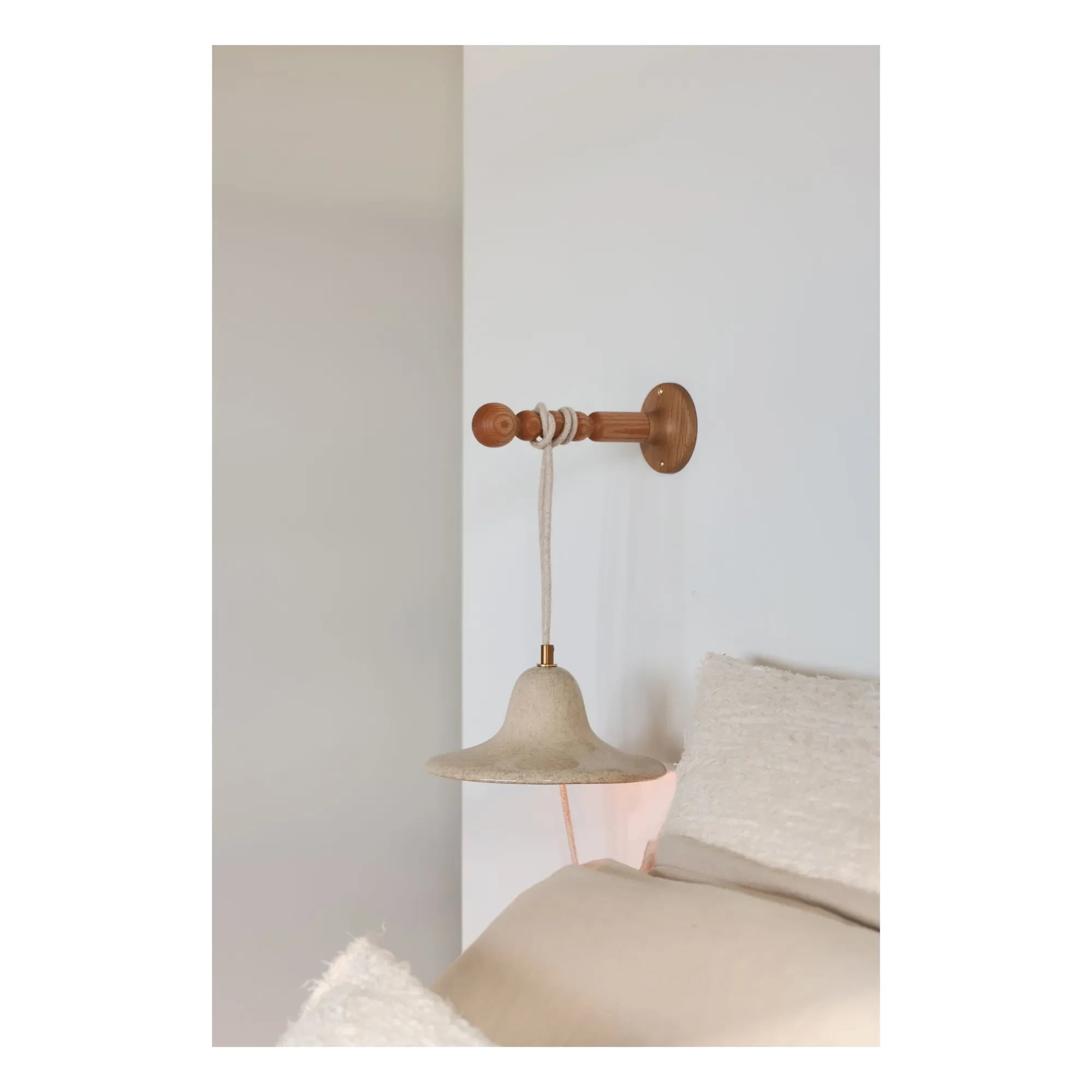 Masamé - Gigaro hand lamp | Sand