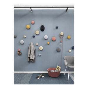 Muuto - The Dots Ashwood Askı | Gece mavisi