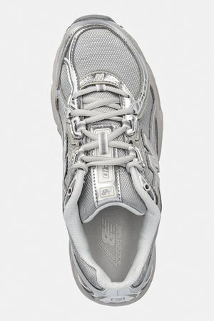 New Balance 740 sneakers