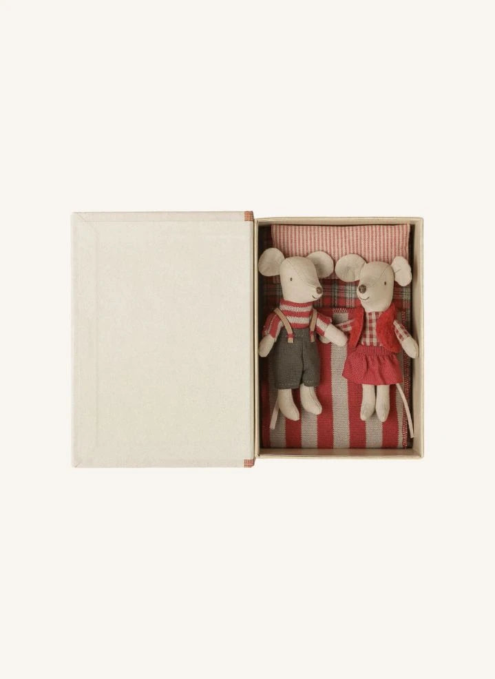 Maileg - A pair of Christmas mice in a book-shaped box