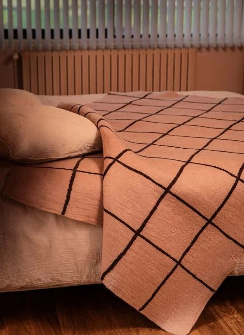 Muskhane - Nuno Checkered Felt Blanket | Powder pink