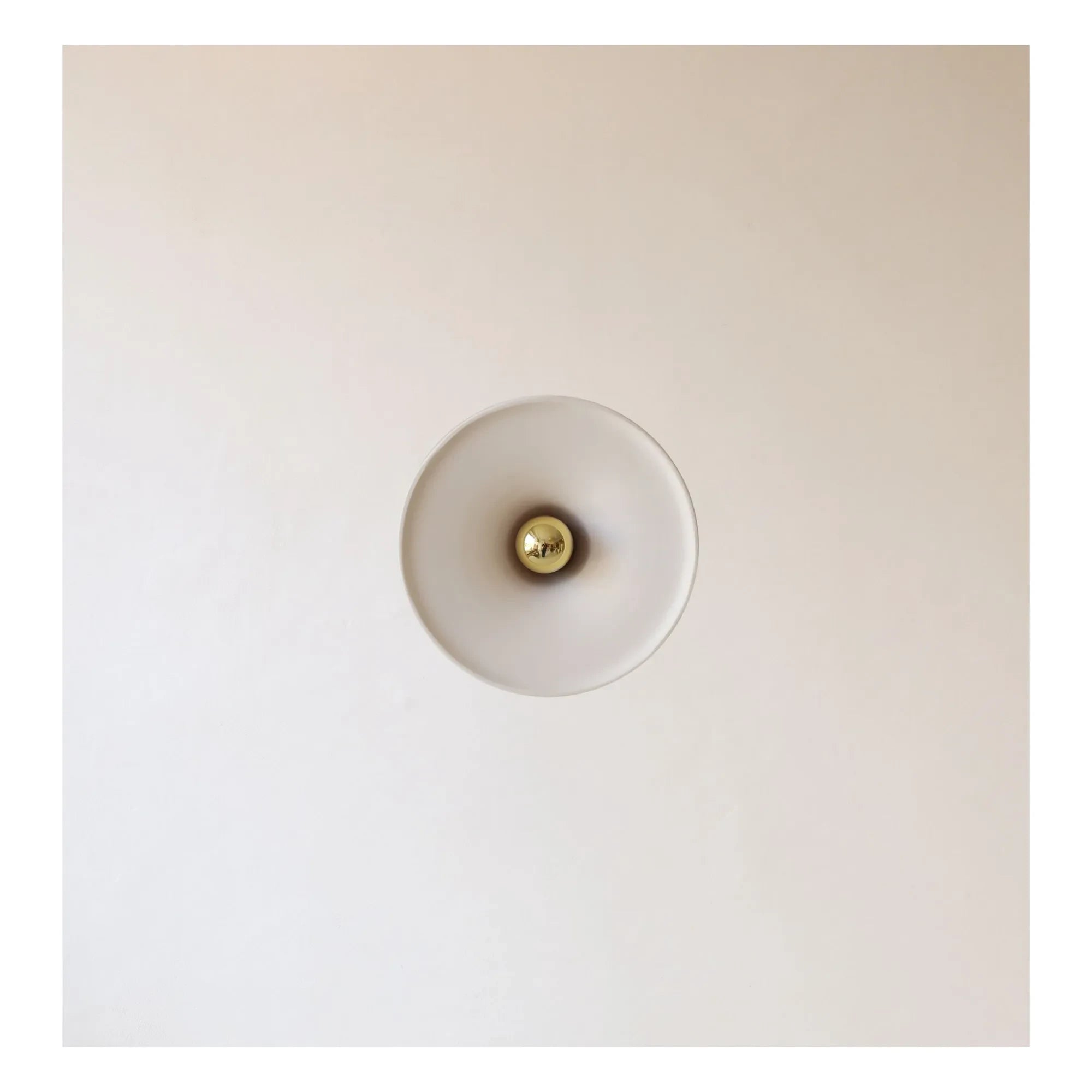 Masamé - Gigaro raw ceramic wall lamp | Warm White