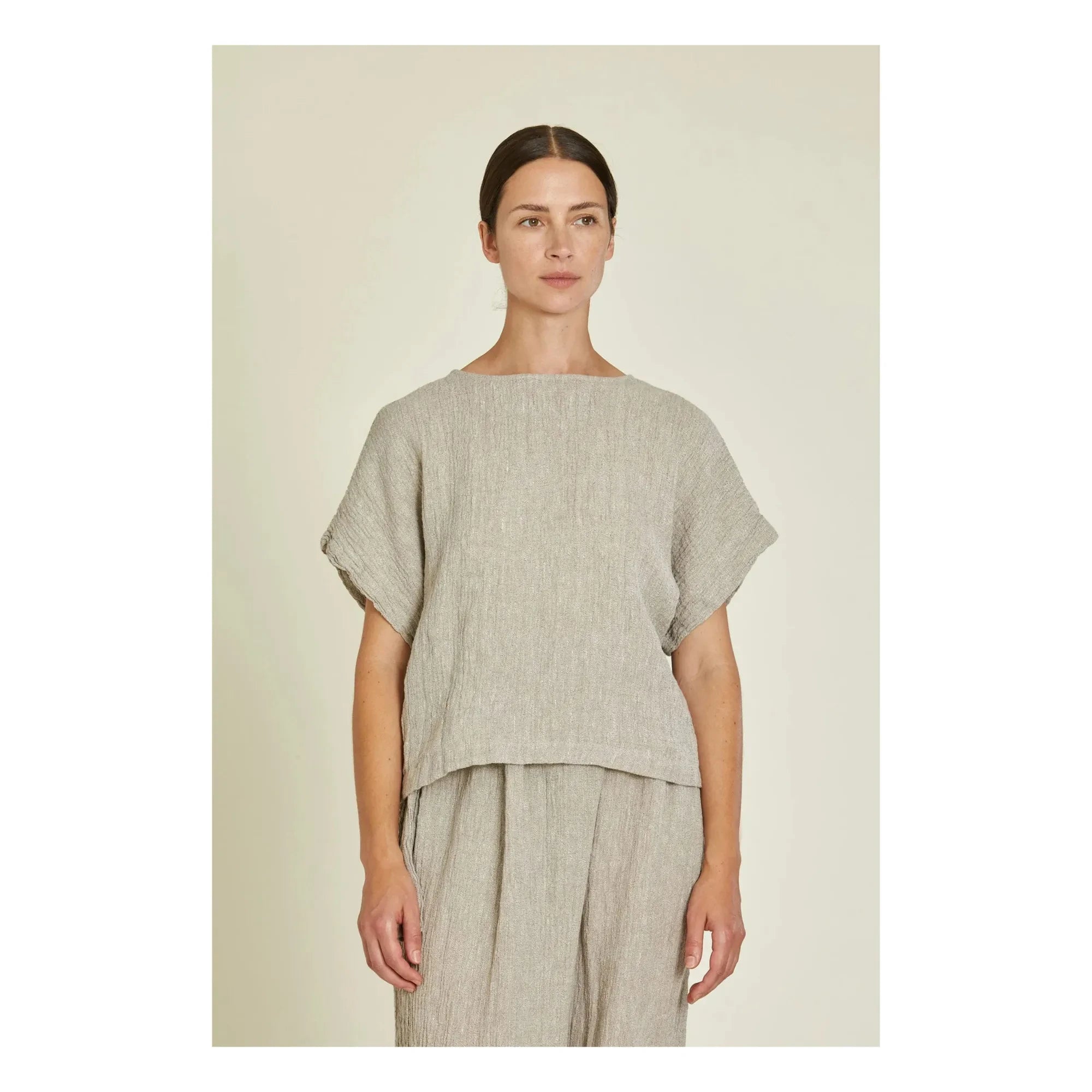 Black Crane - Basic Linen Top | Light Gray