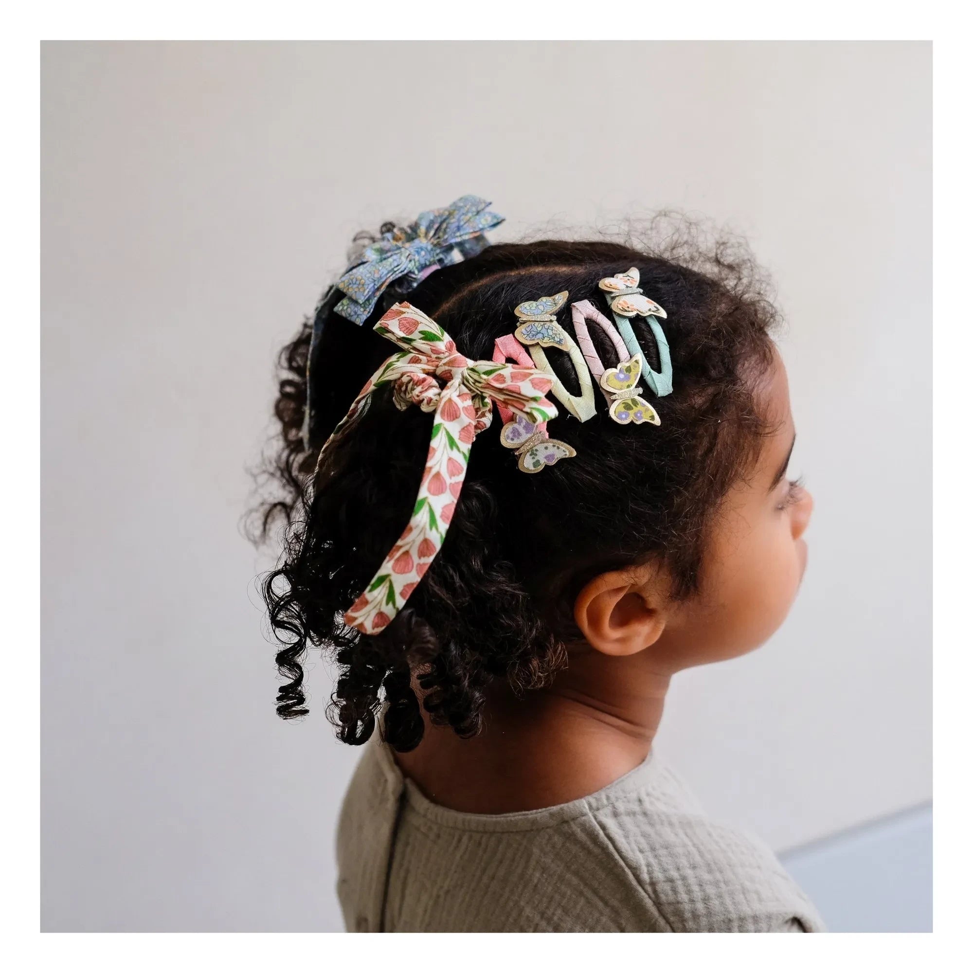 Mimi & Lula - Pack of 4 Floral Knot Hair Clips | Ecru