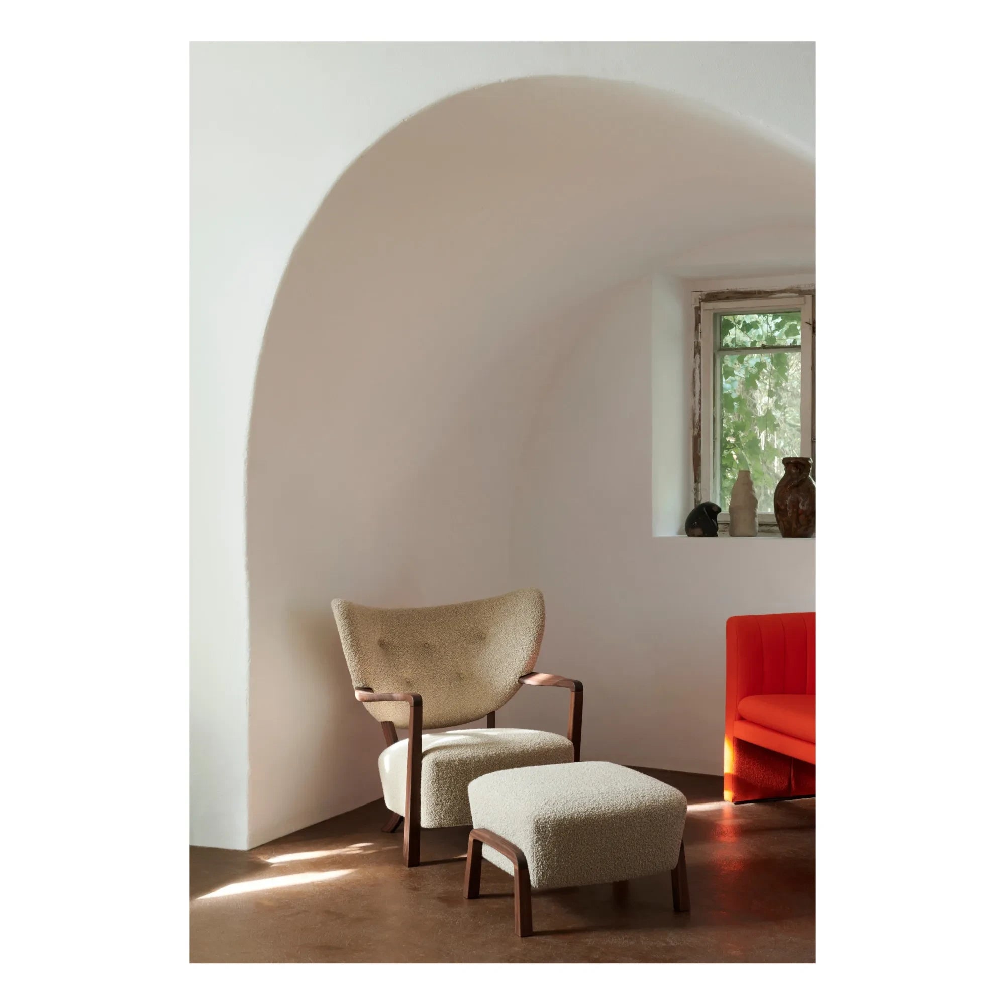 & Tradition - Wulff ATD2 Lounge Chair - Walnut Frame | Ivory