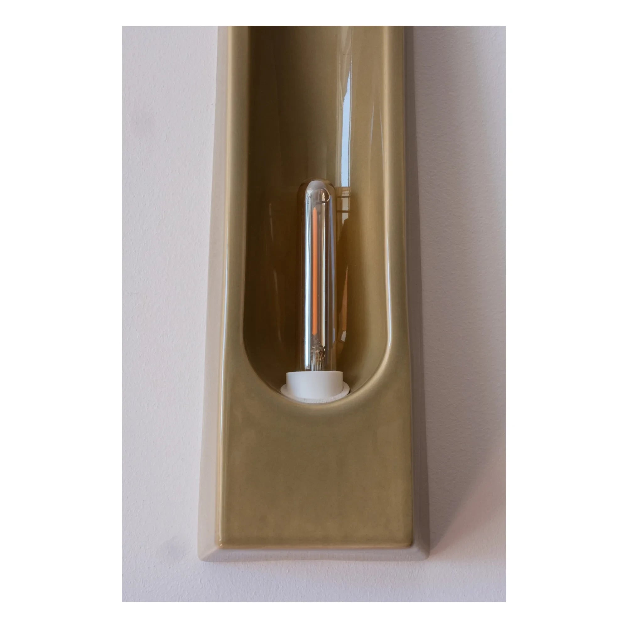 Violaine d'Harcourt - Alcove Wall Lamp | Sallow Green