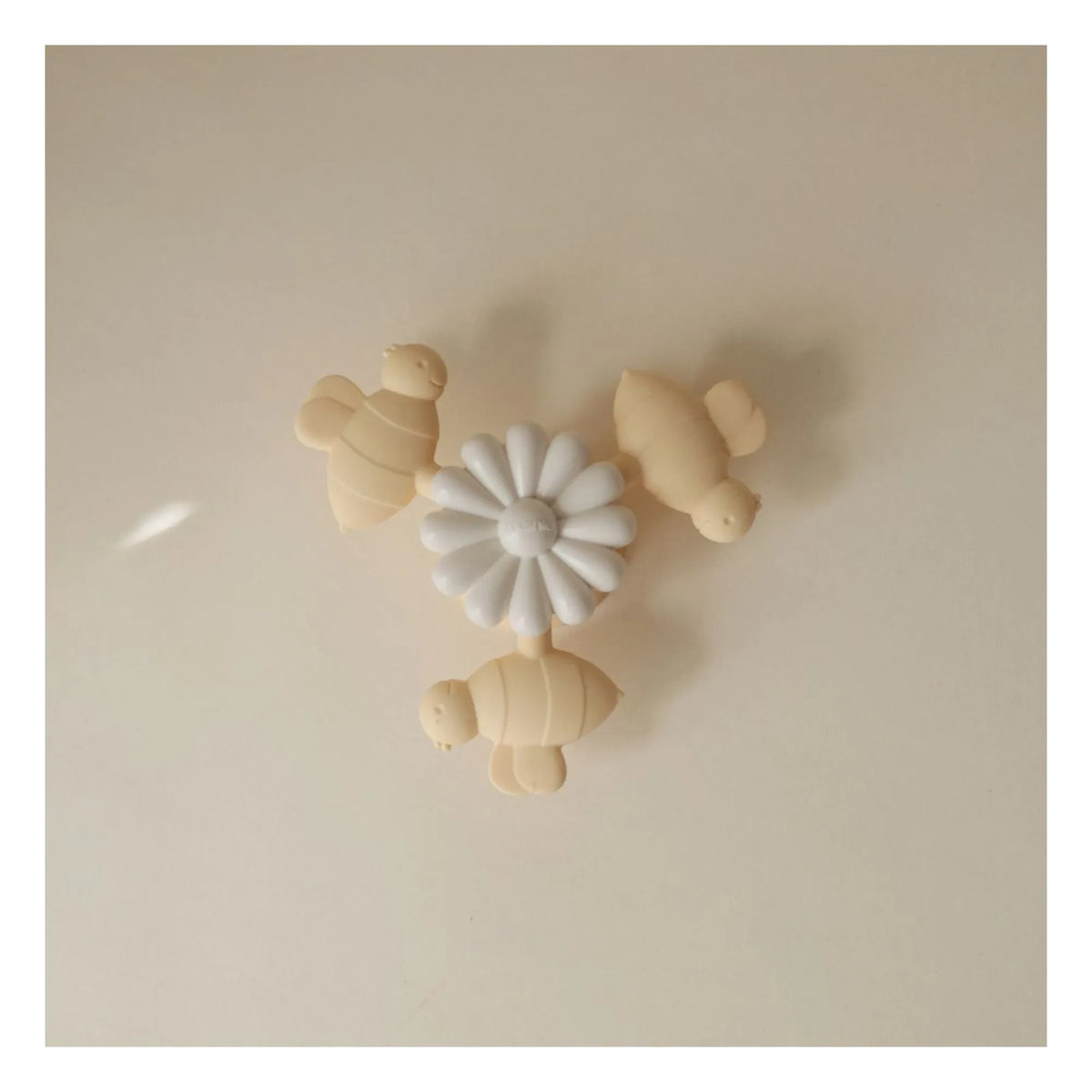 Mushie - Vacuum Bee Toy | Yellow