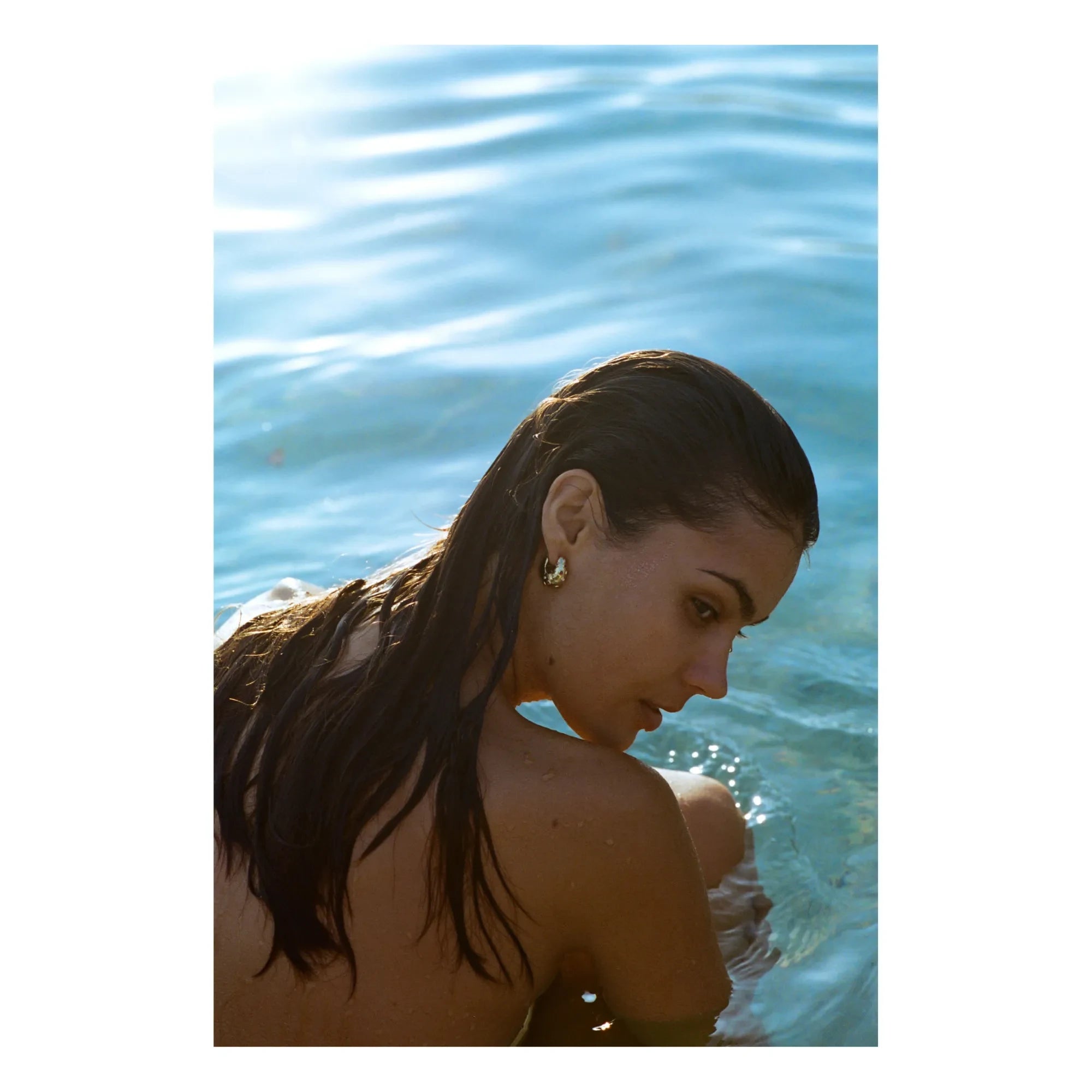 Anni Lu - Crystal Bay Hoop Earrings | Gold
