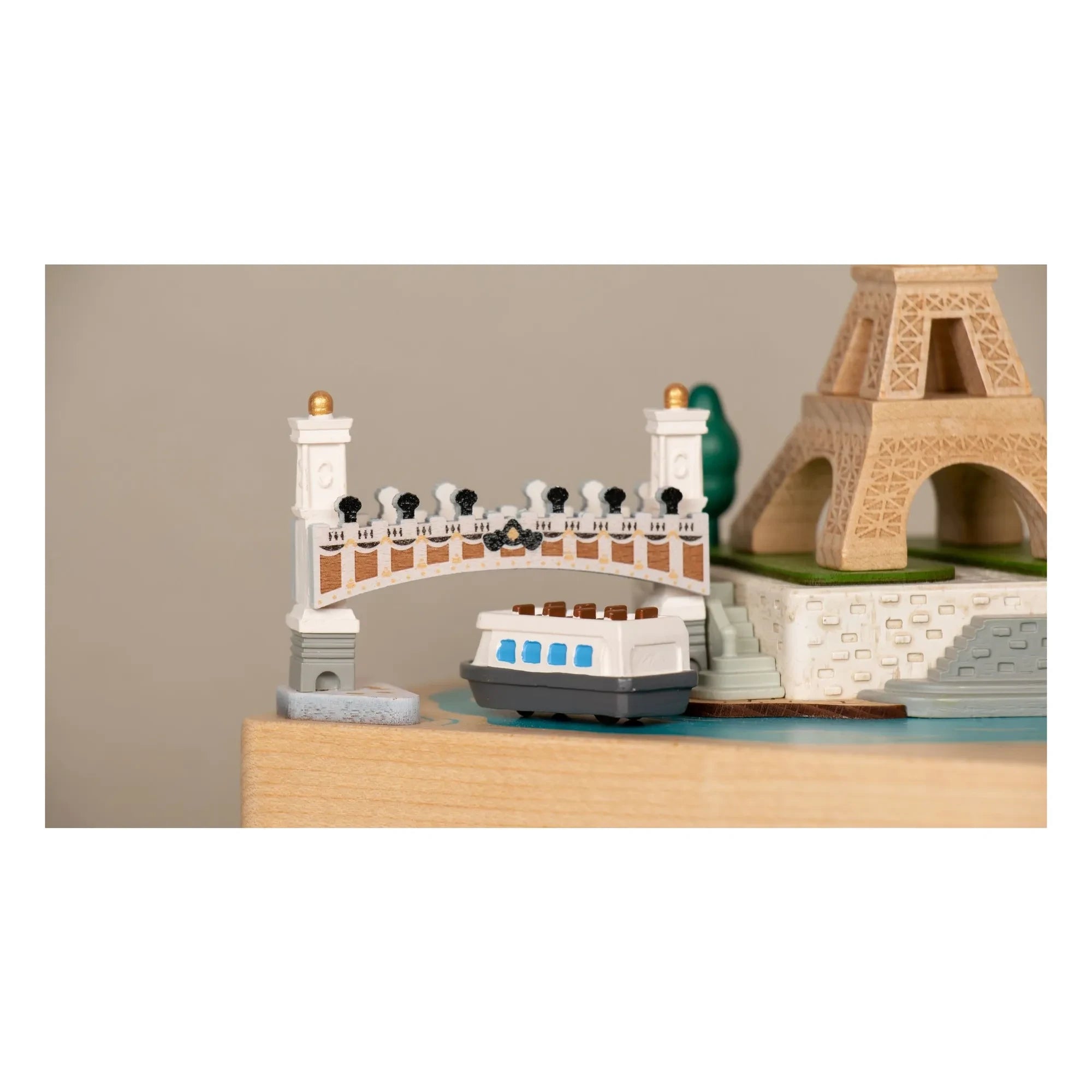 Wooderful life - Eiffel Tower jukebox