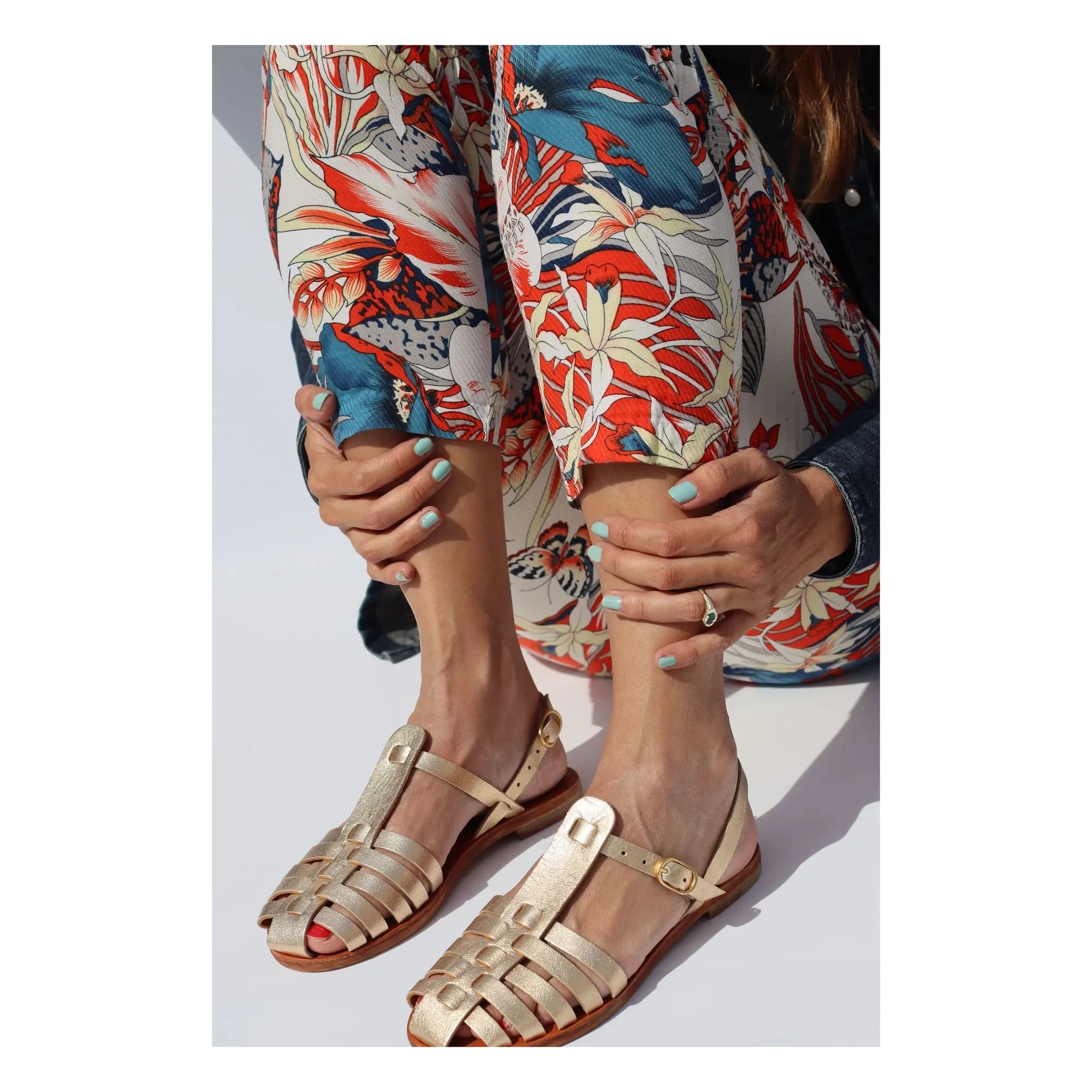 Mama Praïa - Metallic Fish-Style Sandal | Gold