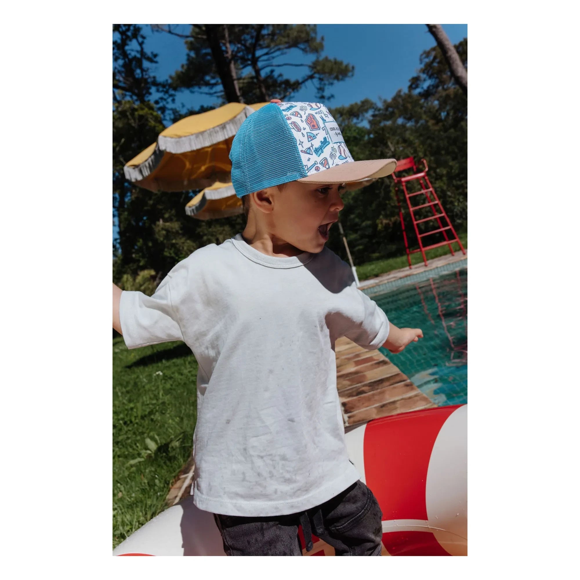 Hello Hossy - Curved Visor Hat Trucker Baseball Game Recycled Fibers | Light Blue