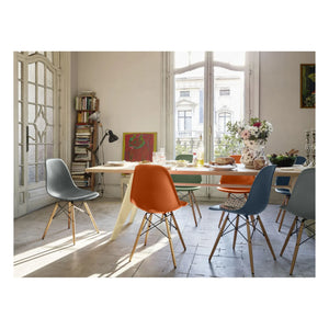Vitra - DSW plastik sandalye - akçaağaç taban - Charles & Ray Eames | Deniz mavisi