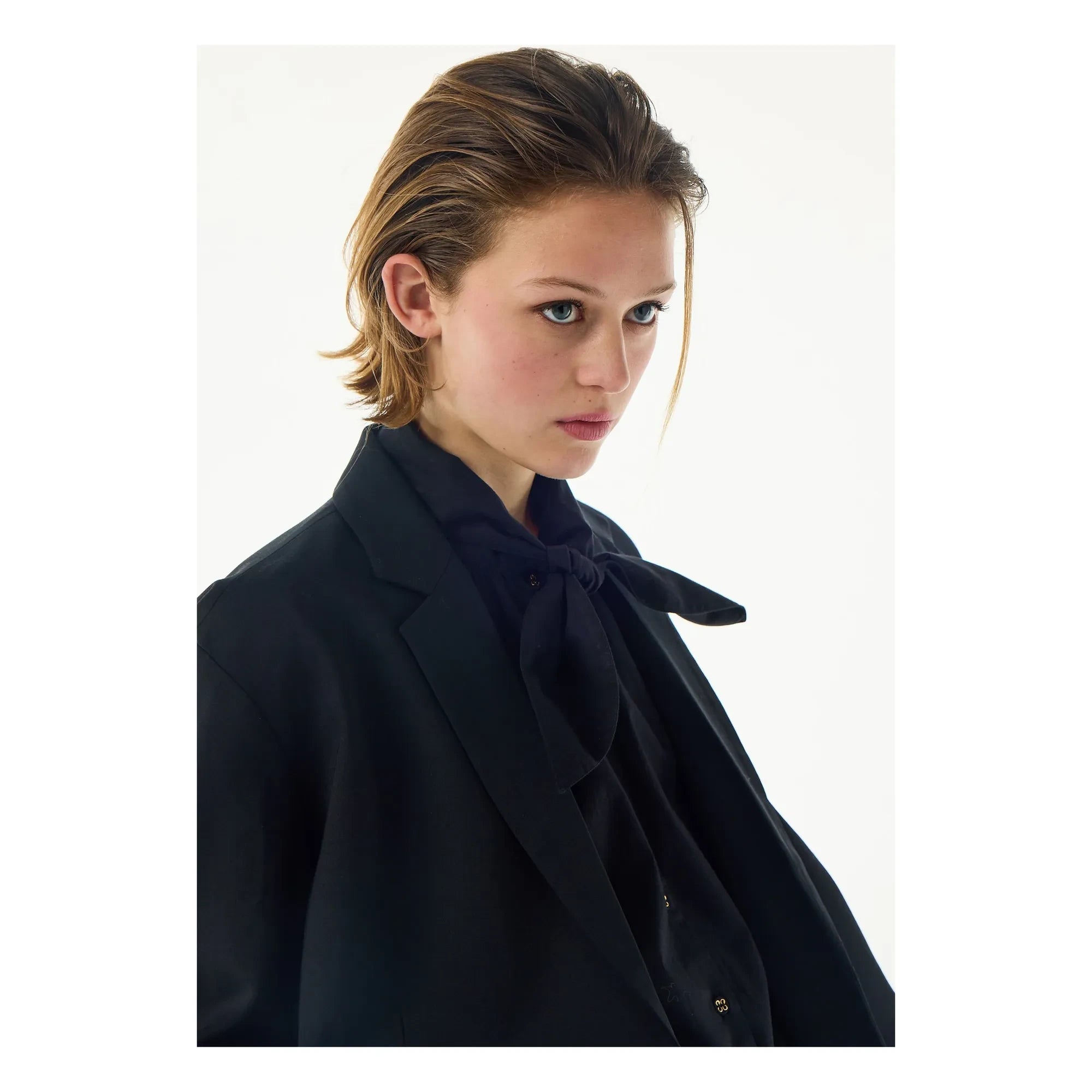 BELLEPIECE - Tailoring London Pure Wool Blazer | Black