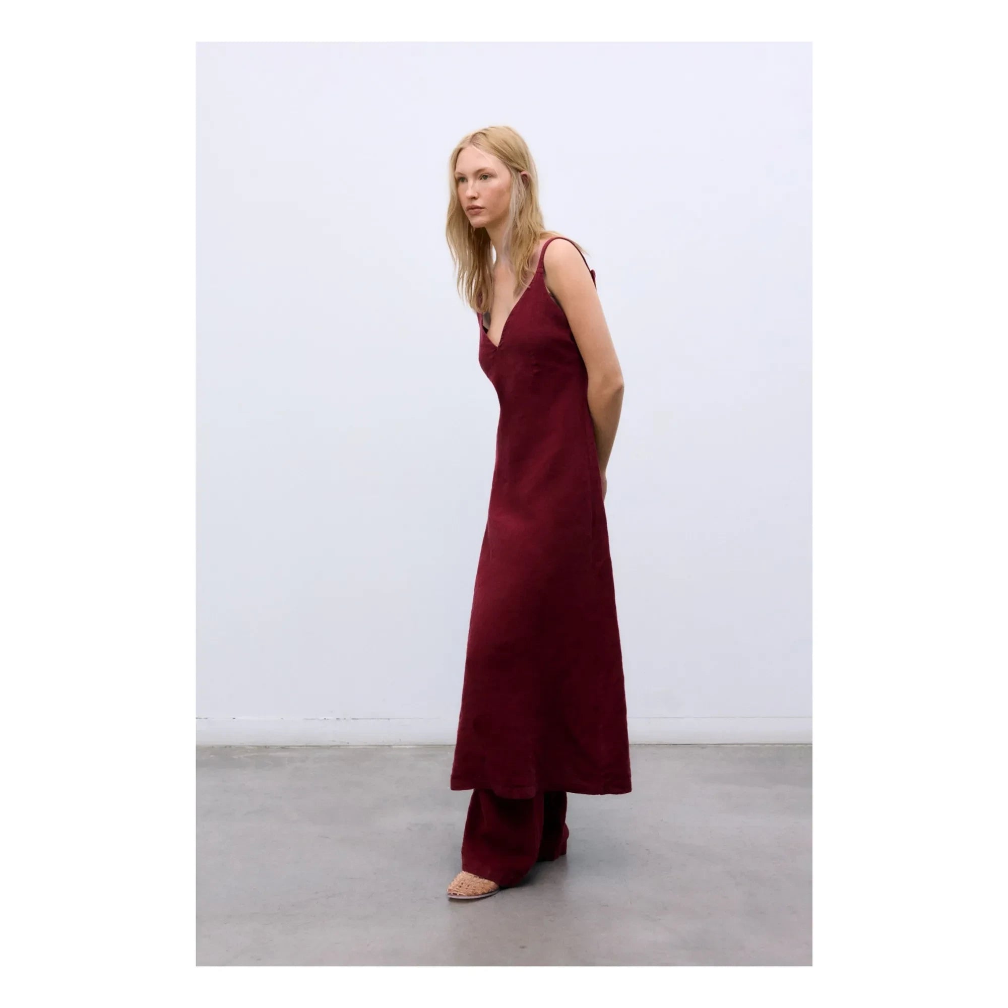 the new society - Bulbine Linen Dress | Dark red
