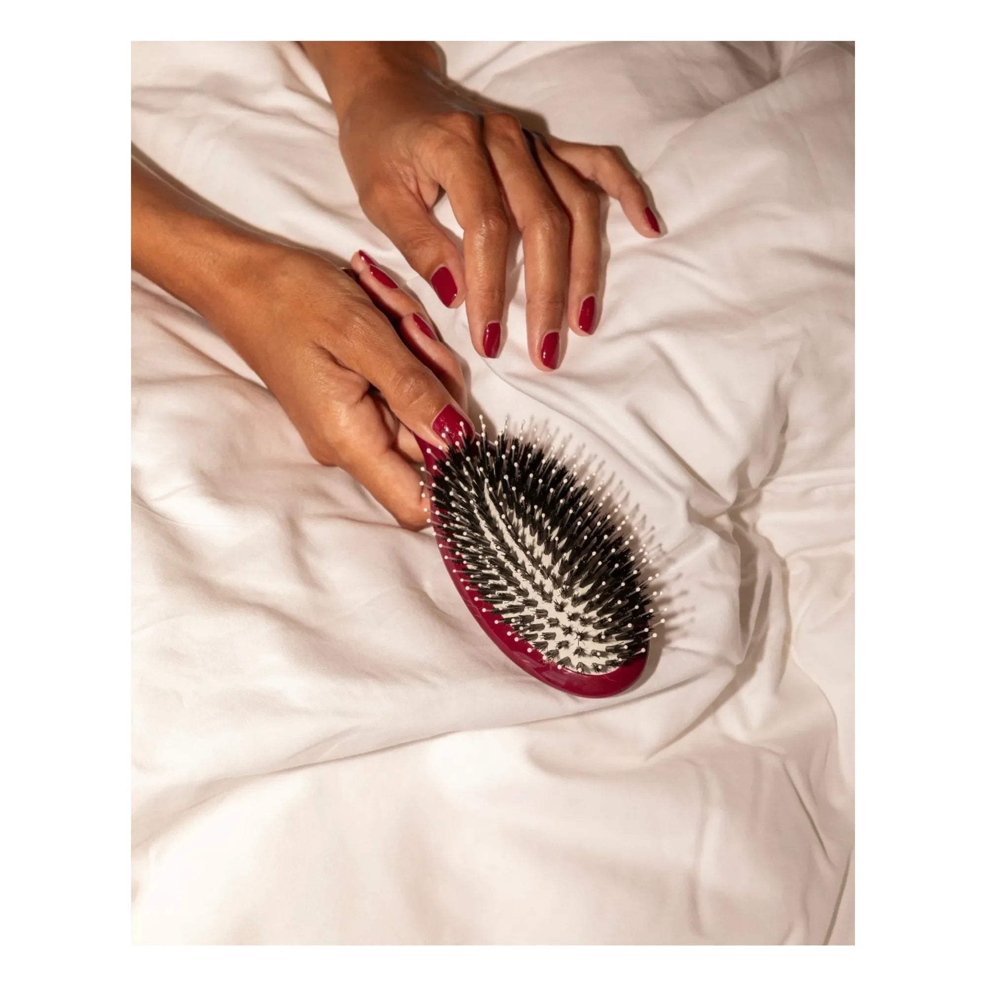 La Bonne Brosse - Essential Gentle Brush No.3 - Sensitive Scalp | Cherry Red