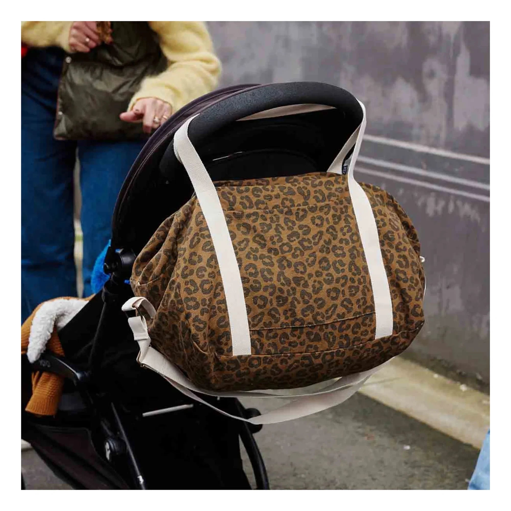Rose in April - Raphaël Graou Baby Care Bag | Olive