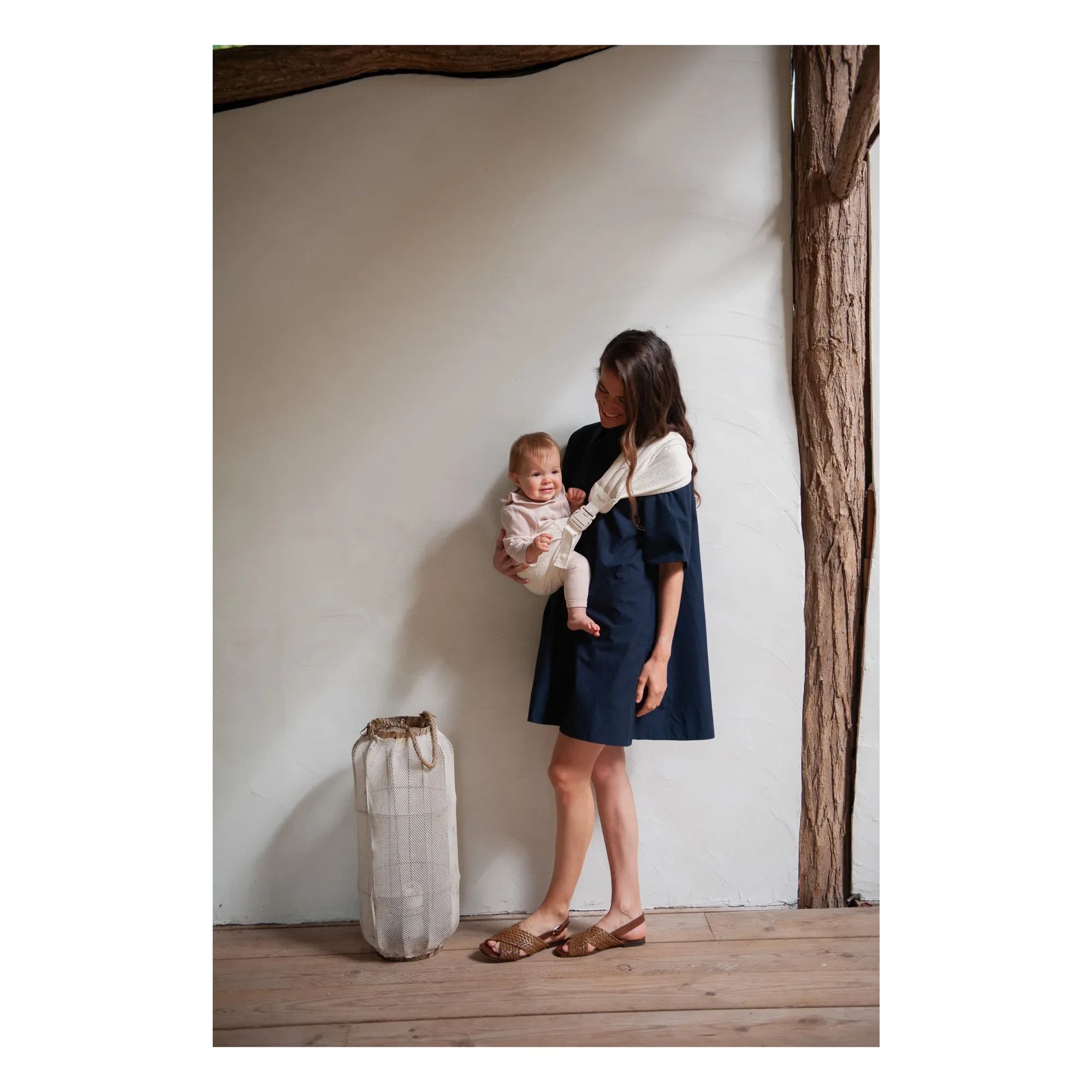 Mama Hangs - Carry & Walk Baby Carrier | Ecru