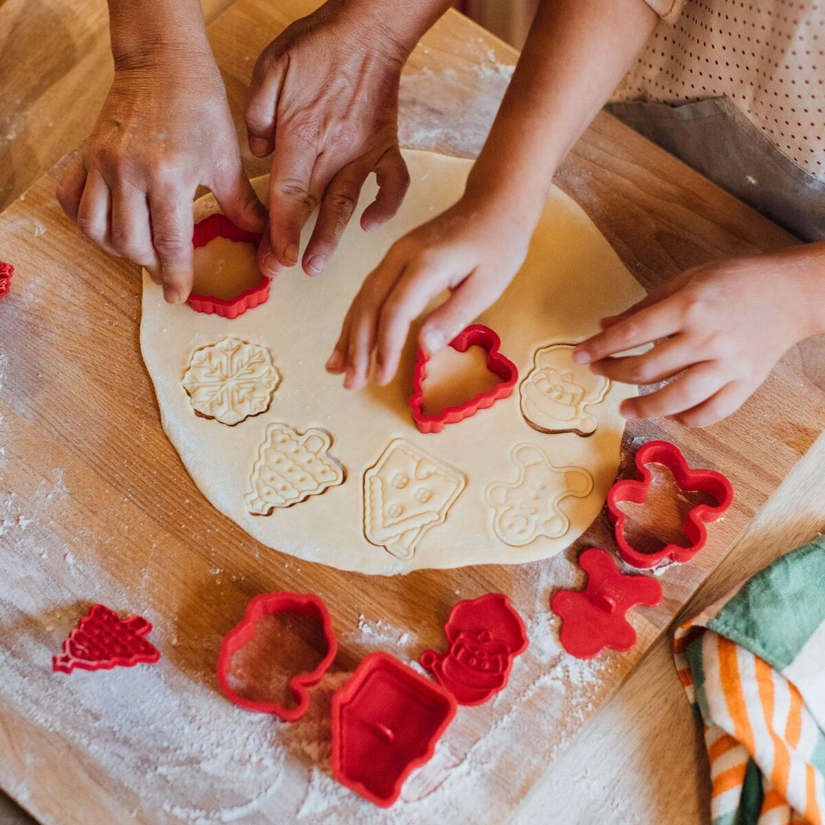 Legami - 5-Piece Set Cookie Cutters with Stamps - Cookie Time!