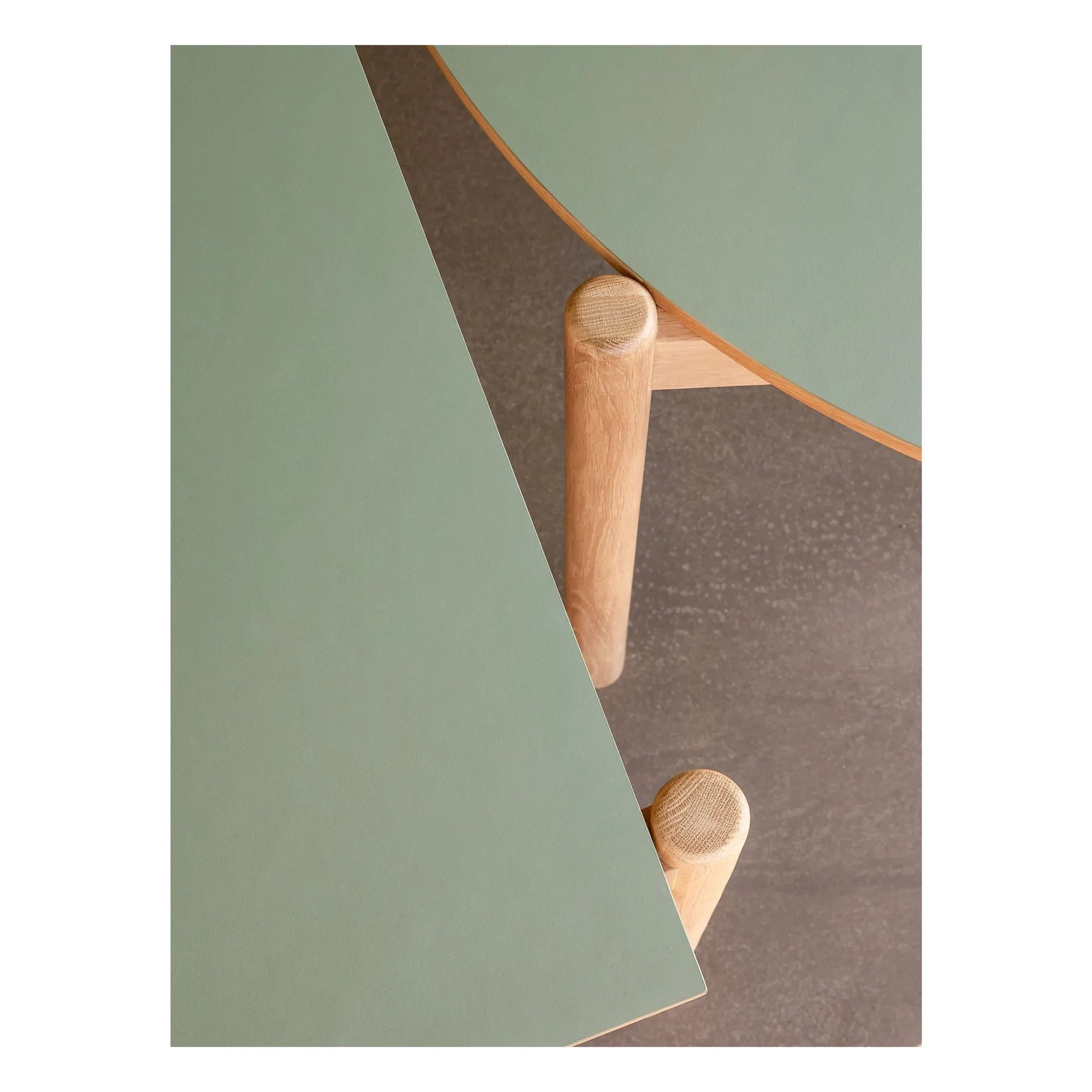 Hübsch - Crossed oak dining table | Olive