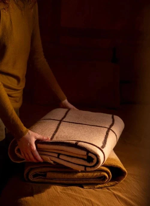 Muskhane - Nuno Checkered Felt Blanket | Powder pink