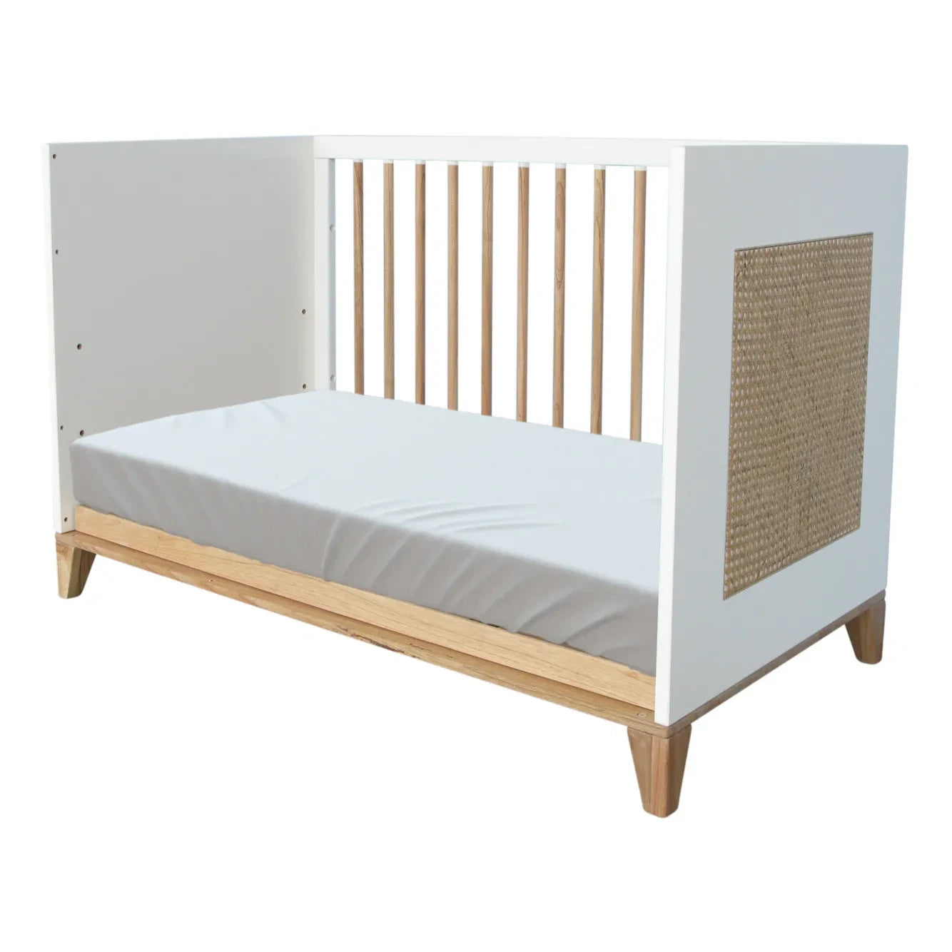 Théo - Nami Sedir ve Rattan Örgü Bebek Yatağı 60x120cm | Beyaz