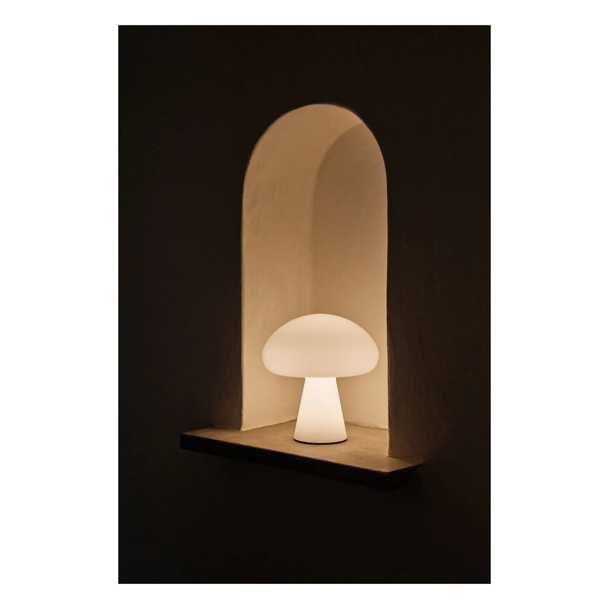 Gubi - Obello table lamp, Bill Curry | White