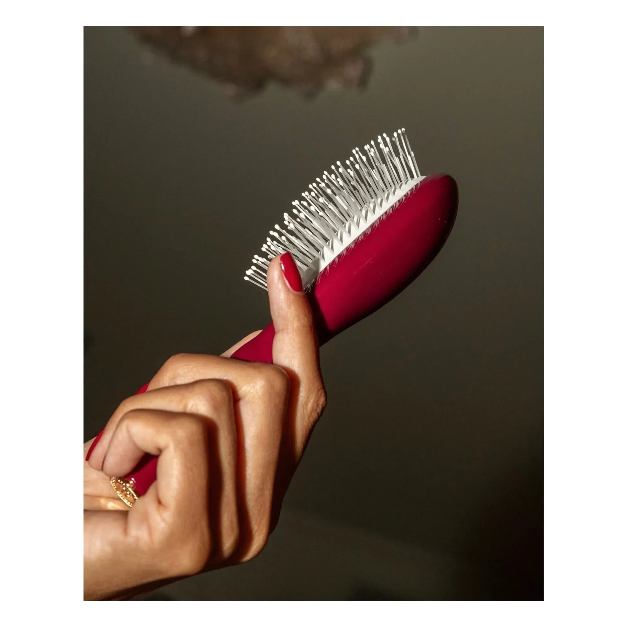 La Bonne Brosse - La Petite Brosse La Miracle N°4 - Dolaşık Açıcı ve Canlandırıcı | Kiraz kırmızısı