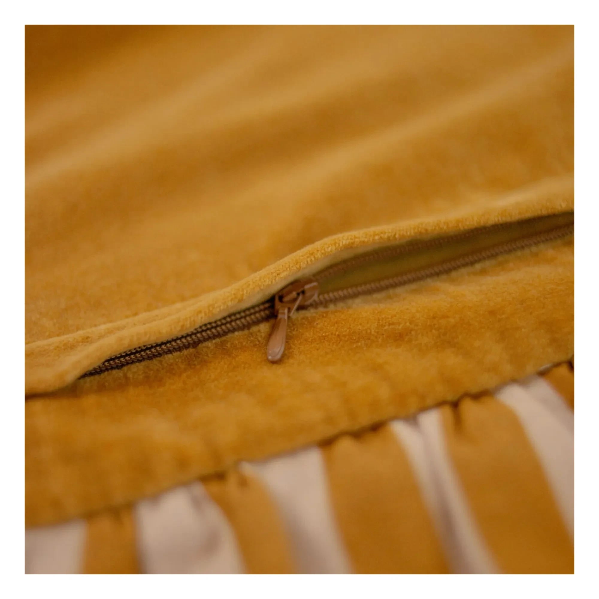 Olsson & Jensen - Elina velvet pillowcase | Oker