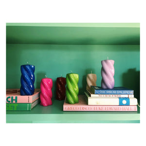 Anna + Nina - Curved Twisted Candle - 15 cm | Purple