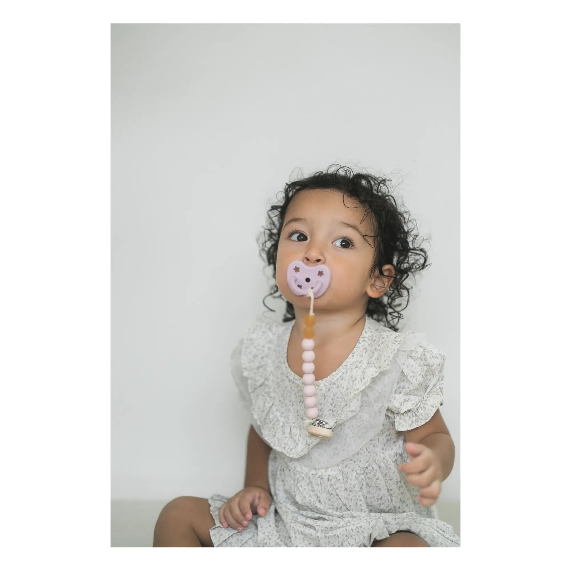 Hevea - Natural Rubber and Rubber Tree Pacifier Clip | Powder Pink