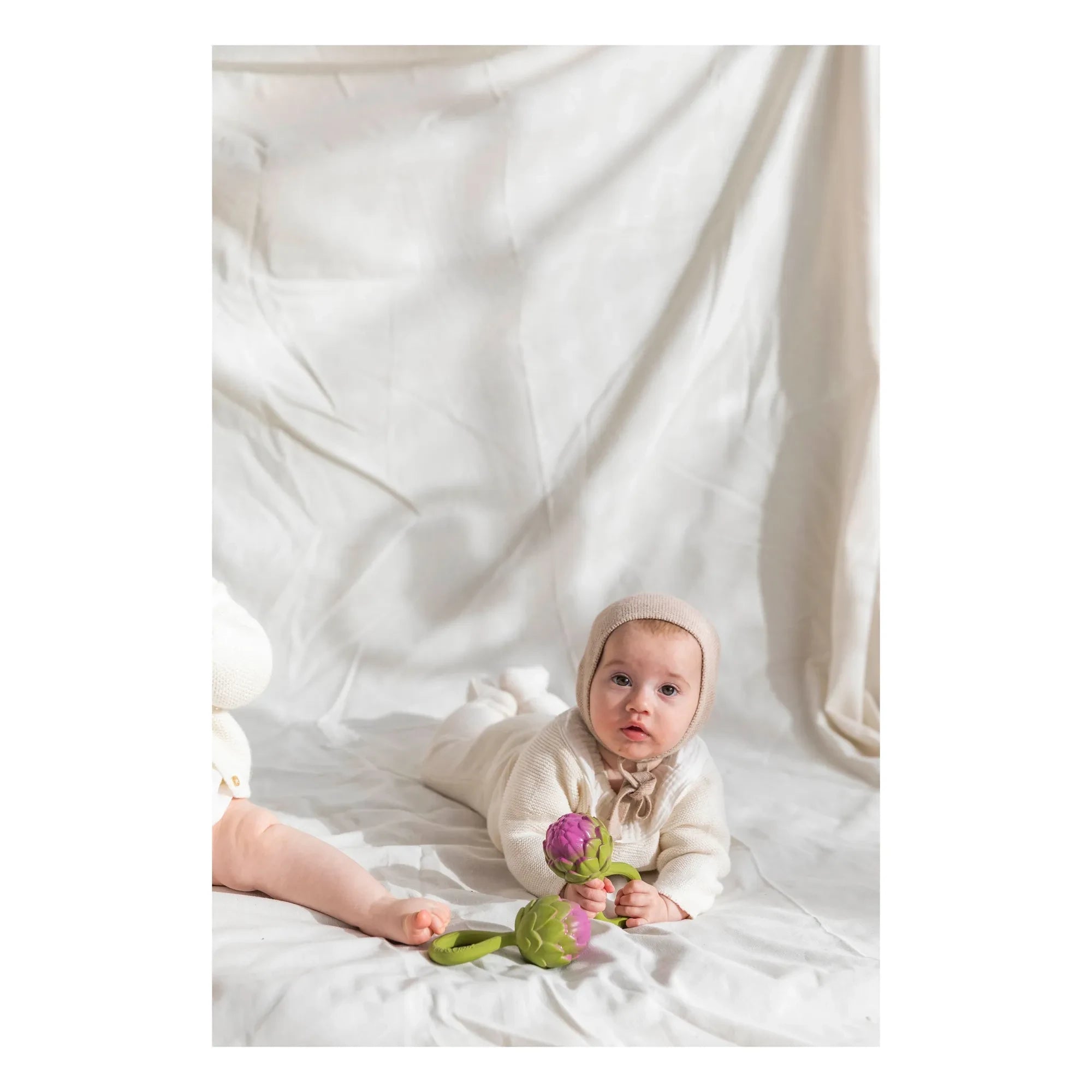 Oli & Carol - Artichoke Rattle