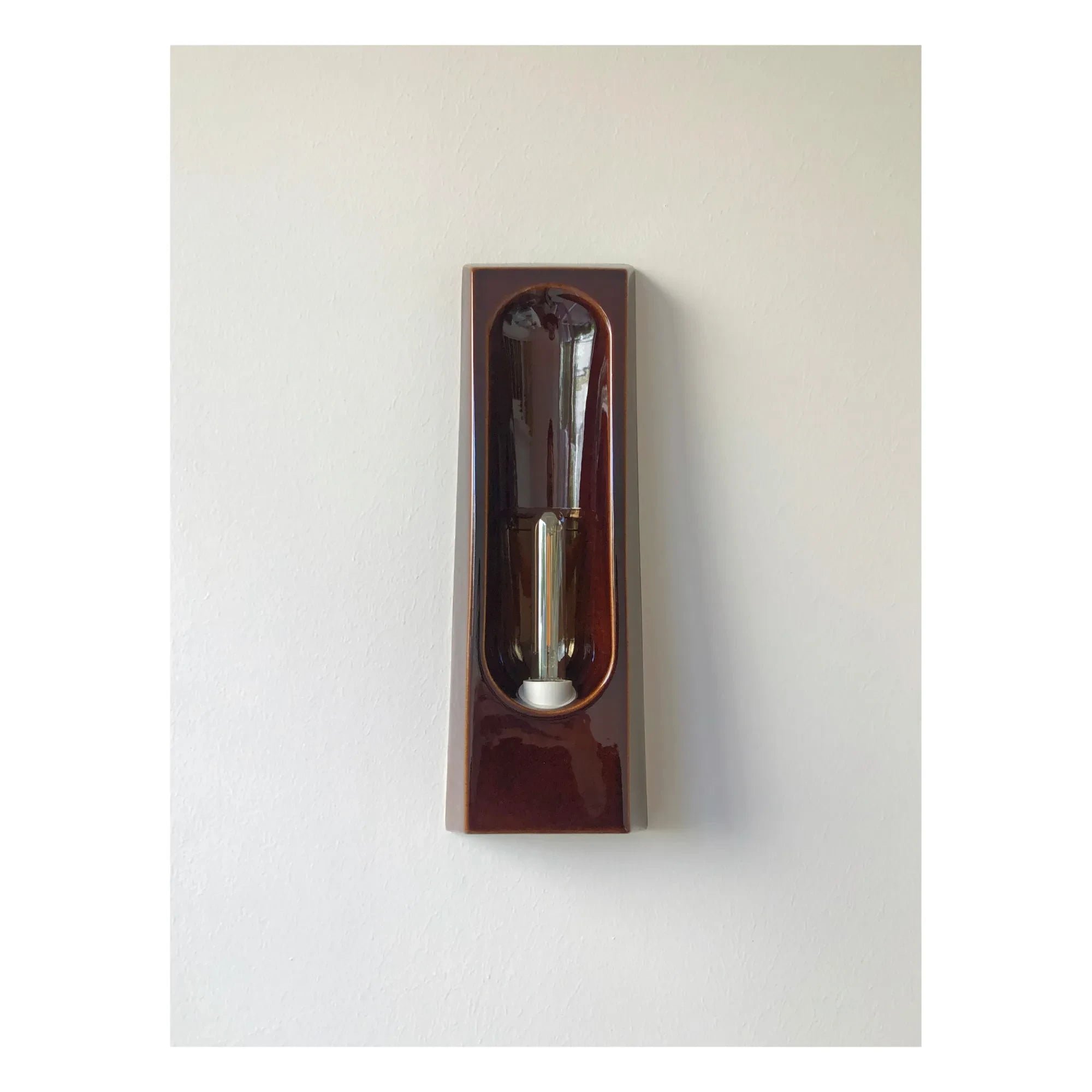 Violaine d'Harcourt - Alcove Wall Lamp | Burgundy