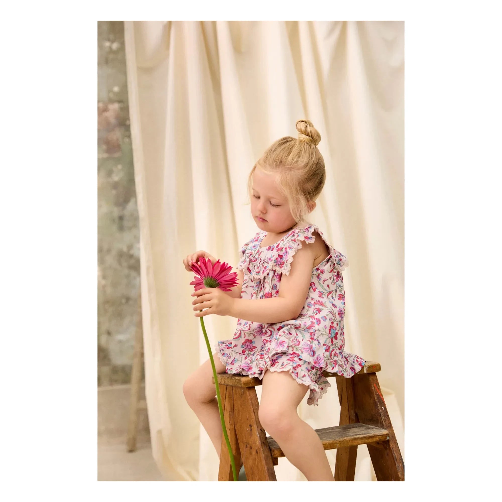 Louise Misha - Vallaloid Floral Print Shorts | Cream