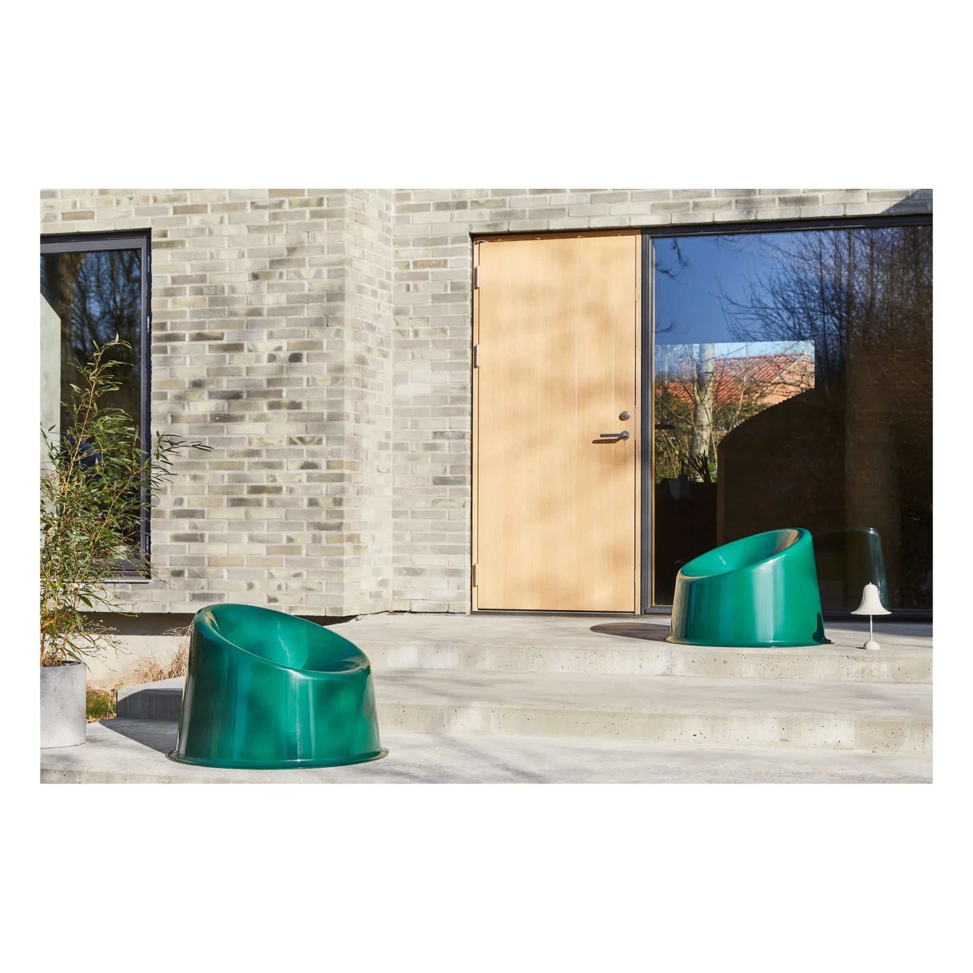 Verpan - Panto Pop Outdoor Lounge Chair | Dark Green