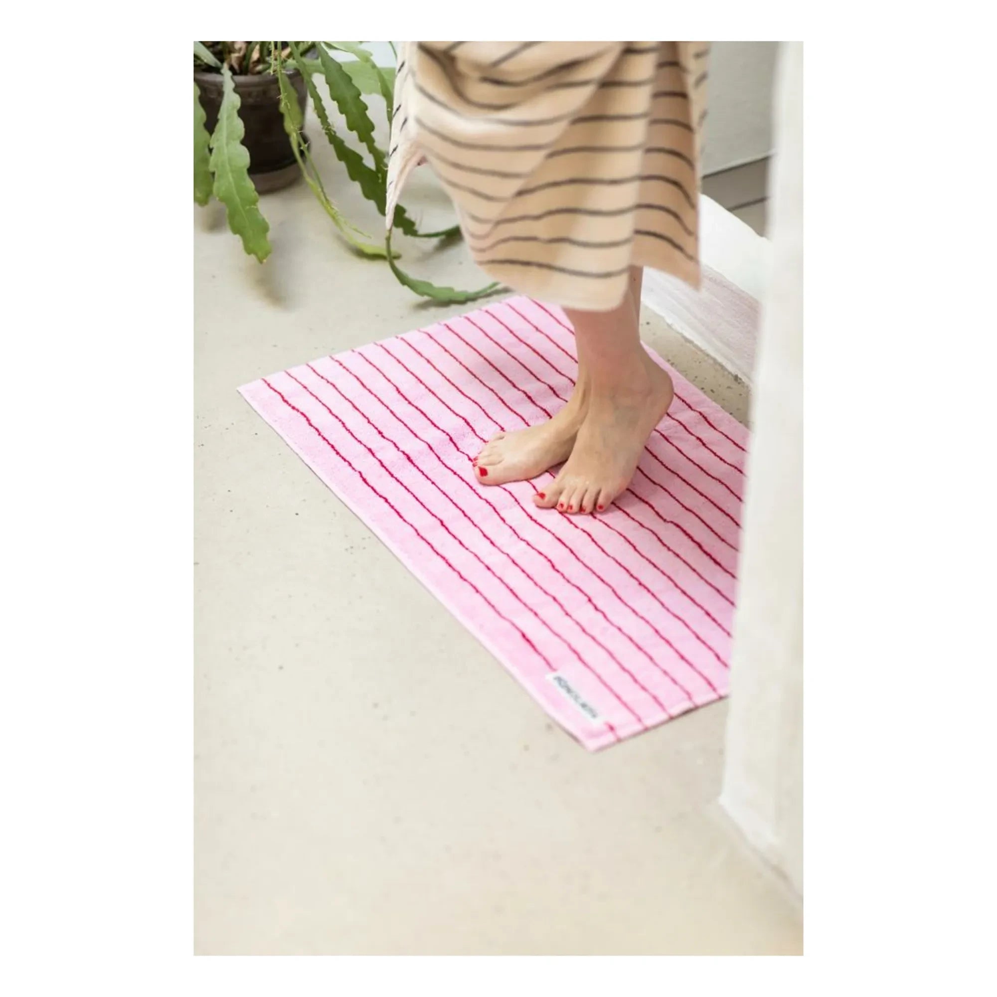 Bongusta - Naram Banyo Rug | Pink