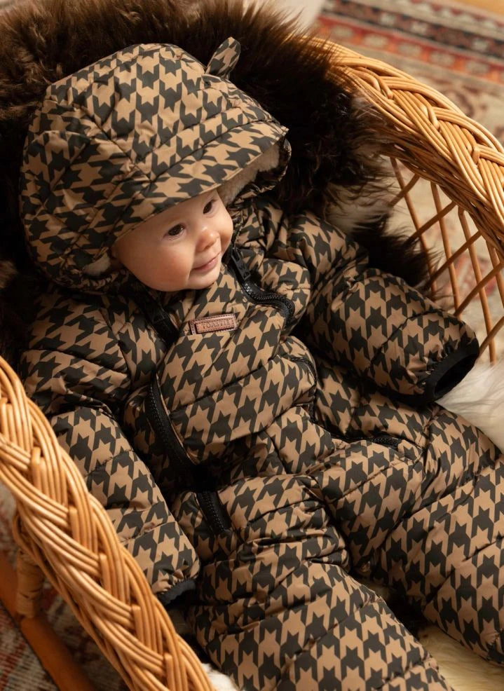 Töastie - Waterproof Houndstooth Cloud Jacket Made from Recycled Fibers | Brown