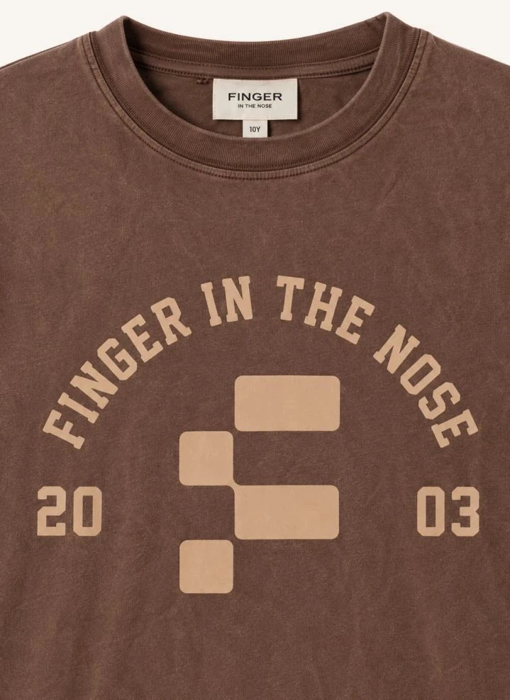 Finger in the nose - King Finger 2003 Organic Cotton T-Shirt | Chocolate