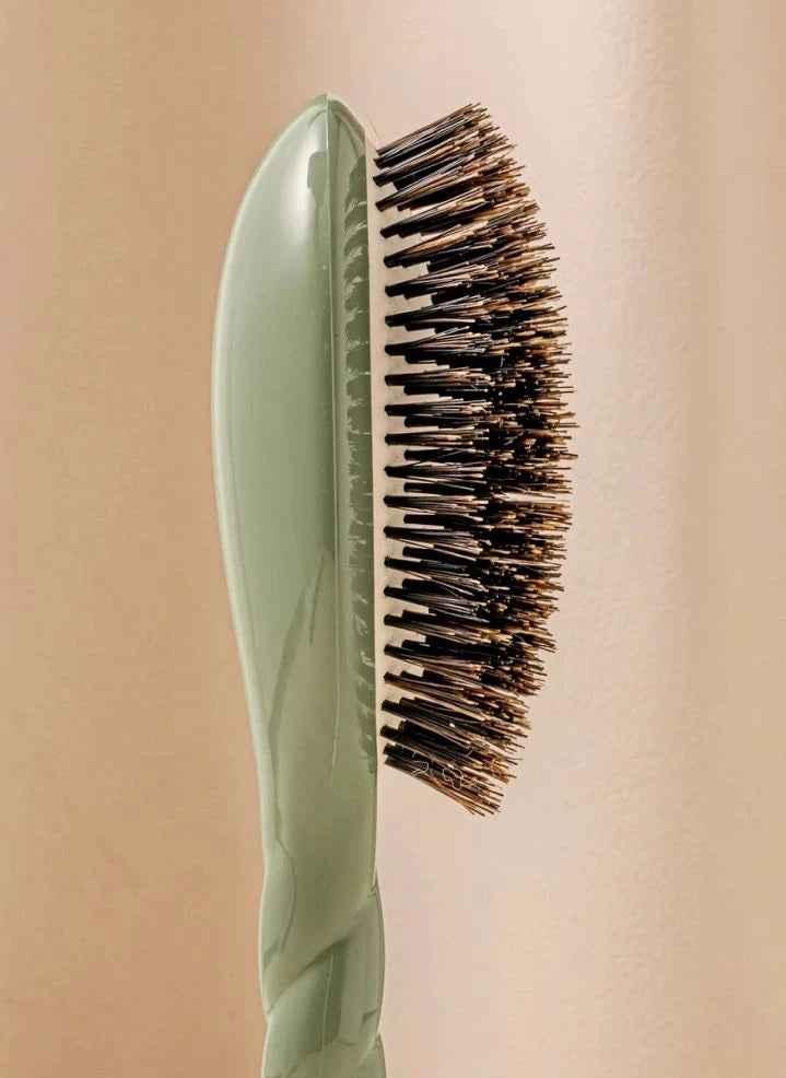La Bonne Brosse - L'Universelle Hair Brush No. 01 - Care and Shine | Almond Green