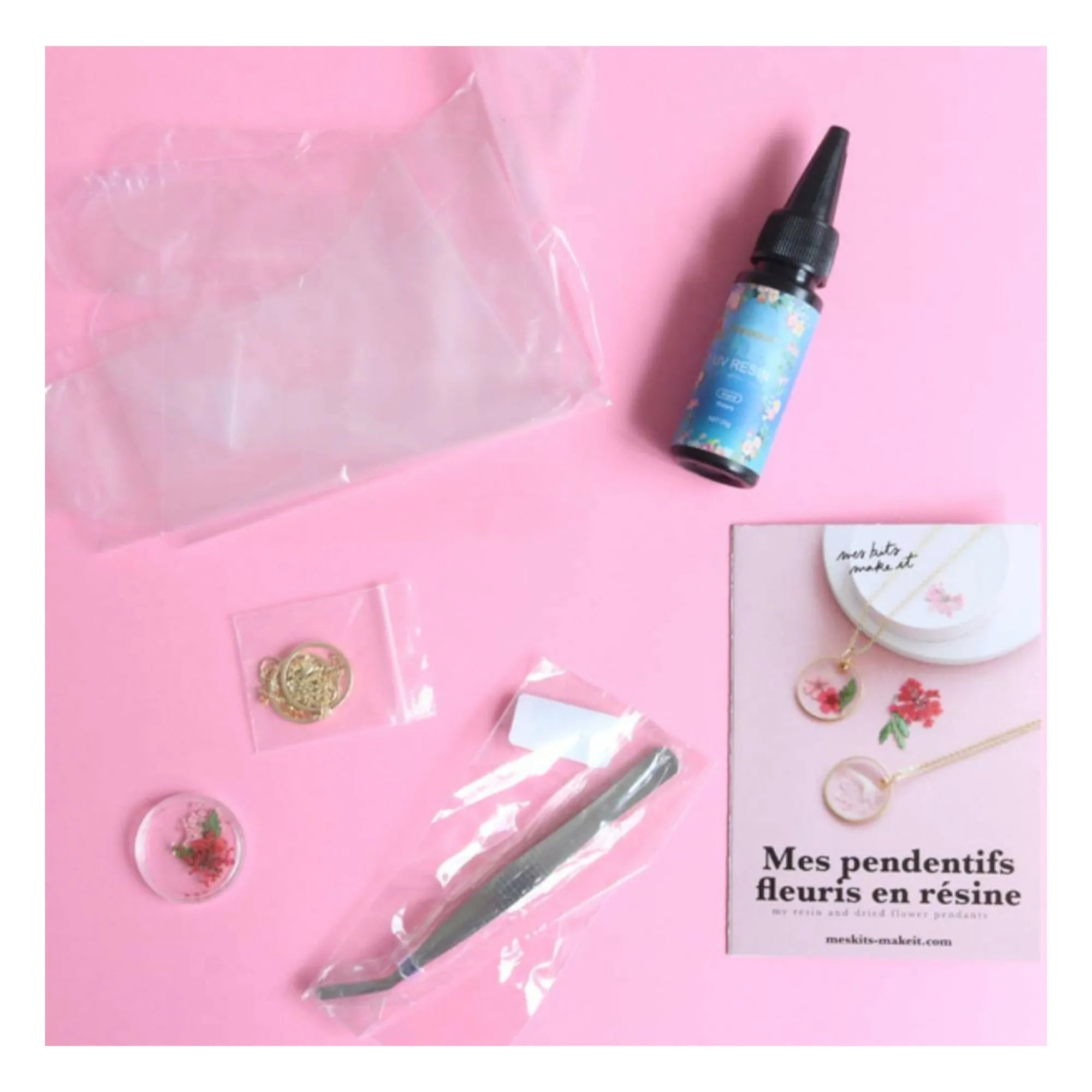La Petite Épicerie - DIY Kit - Resin Flower Necklaces
