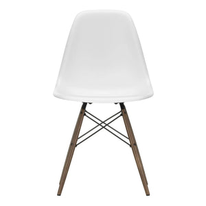 Vitra - DSW plastik sandalye - akçaağaç taban - Charles & Ray Eames | Beyaz