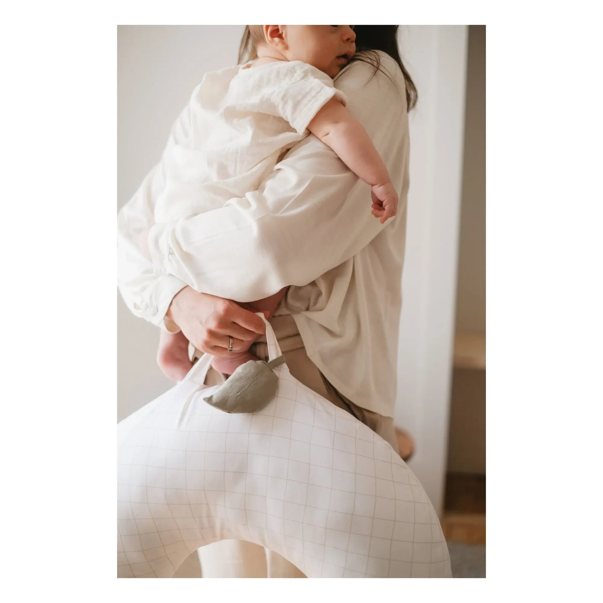 Candide - Nomadik Nursing Pillow | White
