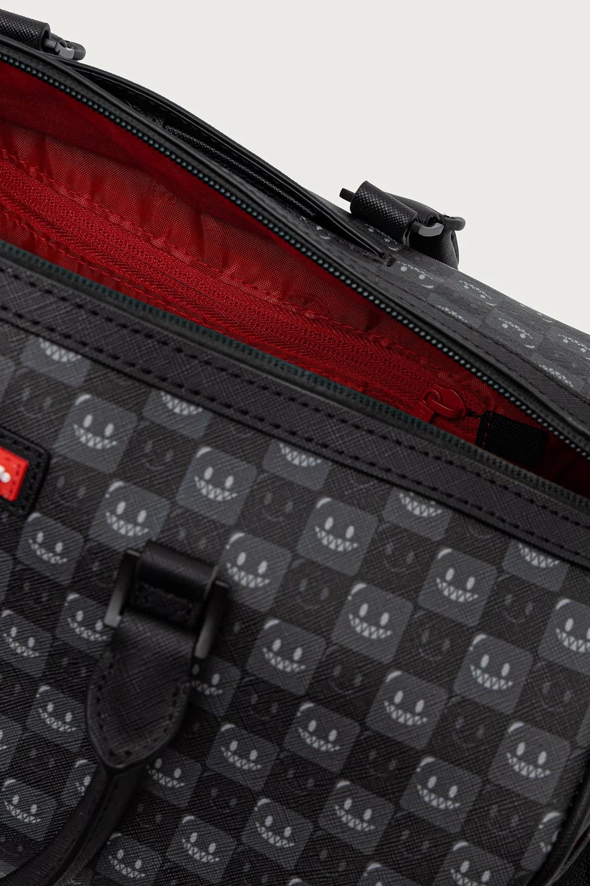 Sprayground - Grey Sharks Bag in Paris 910D9312NSZ