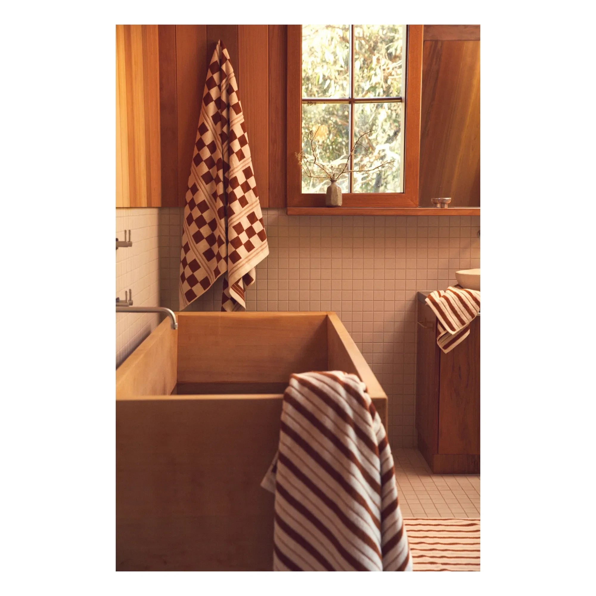Baina - Busby bath towel | Terracotta