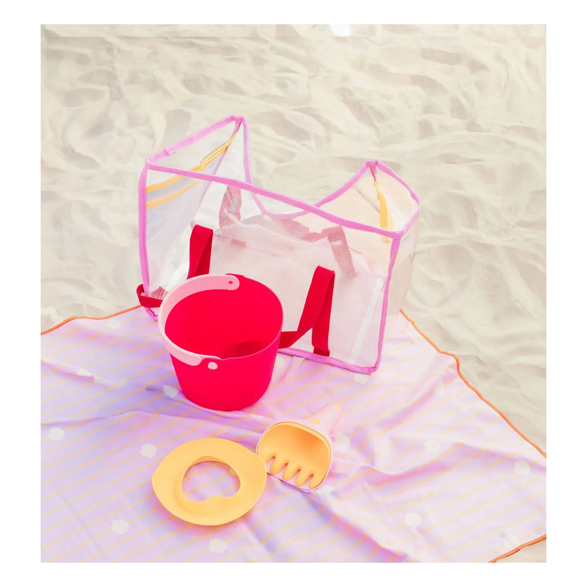 Quut - Beach Essentials Set | Red
